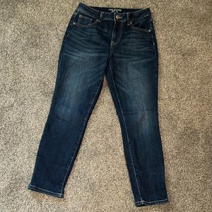 Size 6 Maurice’s High Rise Jeans. Super nice condition